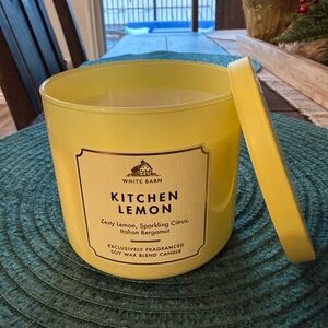 White Barn Zesty Lemon Candle